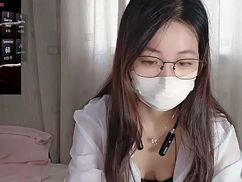 Snapshot of Lele-Baby chatting on 10/11/25, 12:43 Lele-Baby online show from 10/11/25, 12:43