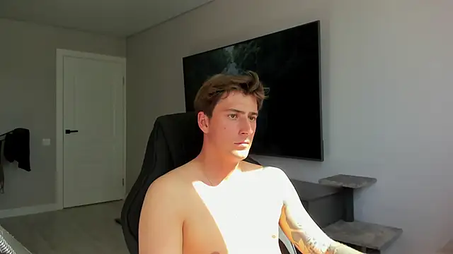 Snapshot of DaniHort chatting on 06/22/26, 12:35 DaniHort online show from 06/22/26, 12:35
