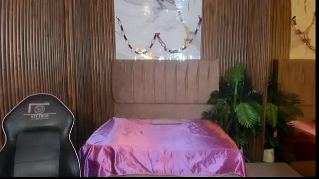 juanita tay online show from 04/01/26, 11:44