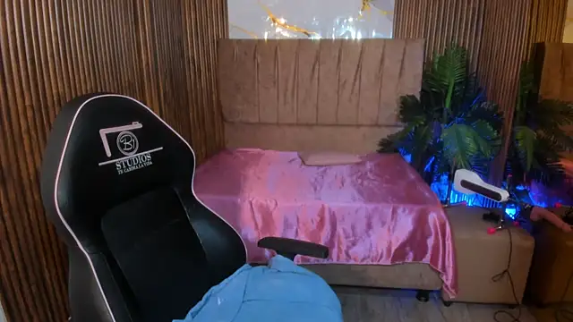 juanita tay online show from 04/20/26, 11:35