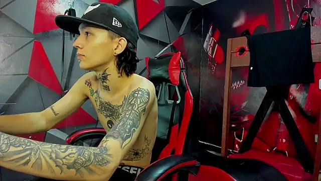 StraightBoy Nick online show from 10/15/25, 05:51