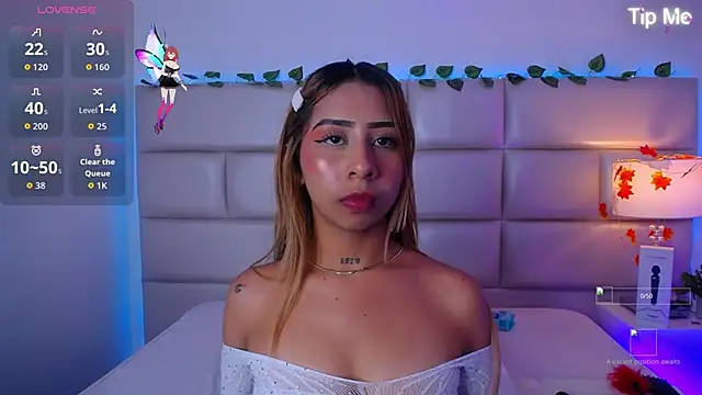 laila stilwiills online show from 11/07/25, 10:54