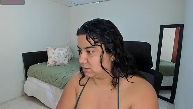 Snapshot of MariamCastiblanco chatting on 06/02/26, 05:48 MariamCastiblanco online show from 06/02/26, 05:48