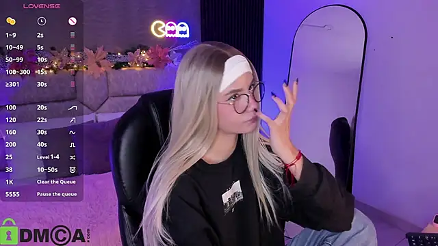 Arinextdoor online show from 12/14/25, 01:44