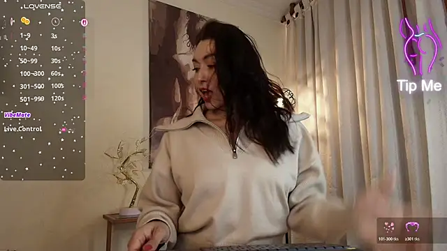 siren indira  online show from 04/26/26, 06:49