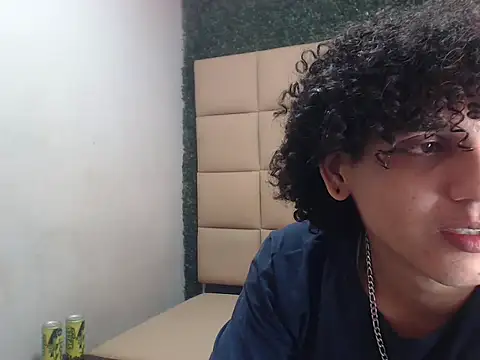 Xfire boy69 online show from 10/02/25, 03:41