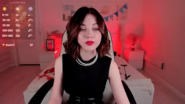 Snapshot of Kimmie_shine chatting on 09/23/25, 08:28 Kimmie shine online show from 09/23/25, 08:28