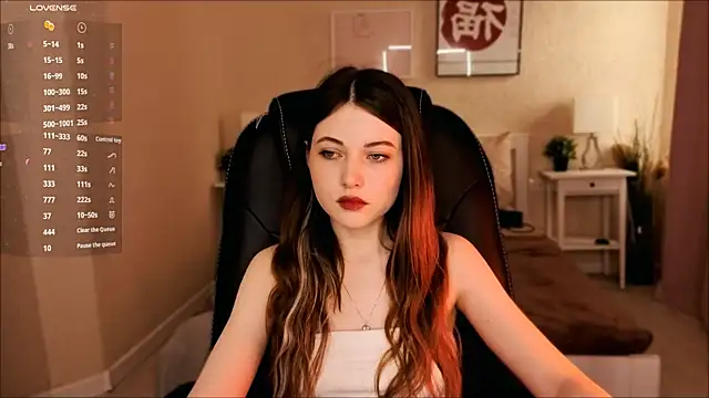 Snapshot of Kimmie_shine chatting on 06/06/26, 02:33 Kimmie shine online show from 06/06/26, 02:33