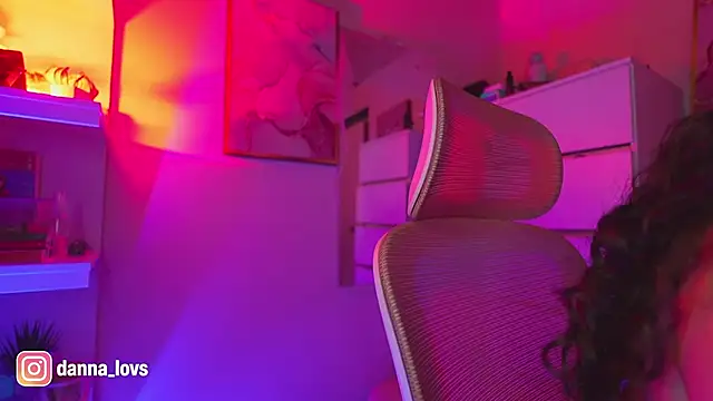 Dannaa Lovs online show from 11/07/25, 06:30