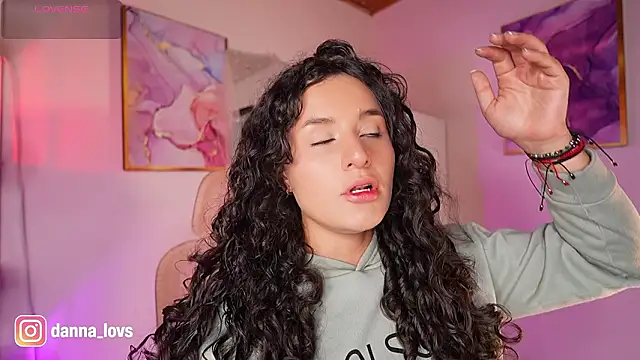 Dannaa Lovs online show from 02/13/26, 02:02