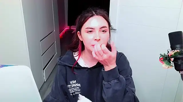 peachyness online show from 02/07/26, 07:06