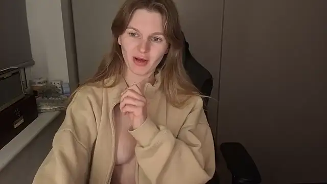 Snapshot of Lilly-Luscious chatting on 11/26/25, 09:49 Lilly-Luscious online show from 11/26/25, 09:49