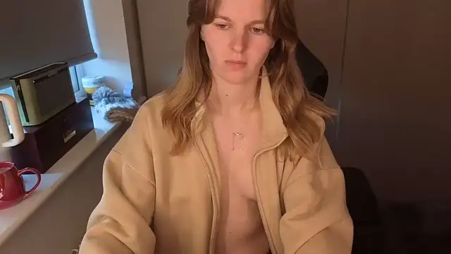 Snapshot of Lilly-Luscious chatting on 12/02/25, 03:18 Lilly-Luscious online show from 12/02/25, 03:18