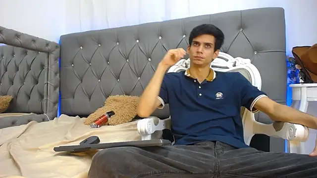 Sebalexis7 online show from 10/04/25, 03:04