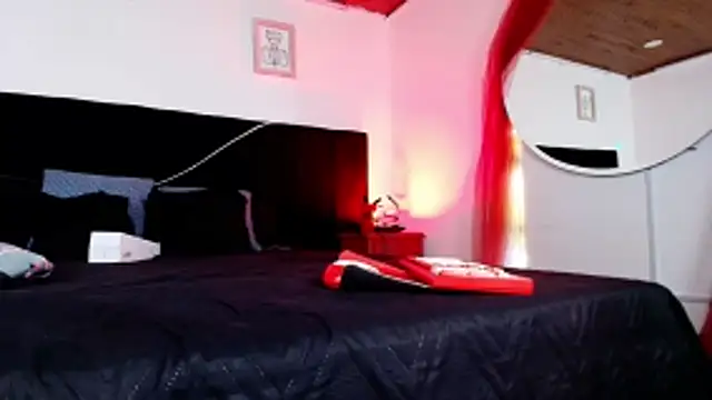 Alisse Moore online show from 04/21/26, 12:22