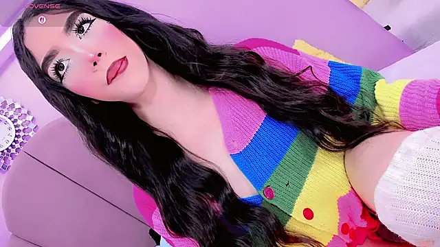 Snapshot of ShantyMillan chatting on 12/18/25, 01:06 ShantyMillan online show from 12/18/25, 01:06