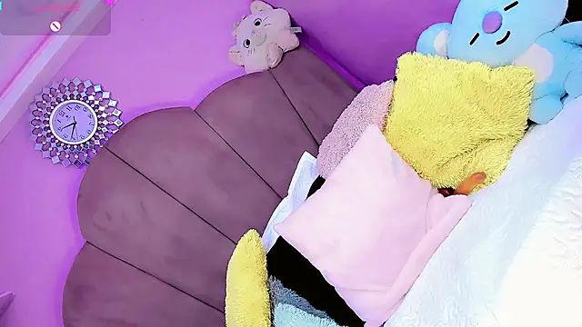 Snapshot of ShantyMillan chatting on 03/09/26, 01:04 ShantyMillan online show from 03/09/26, 01:04