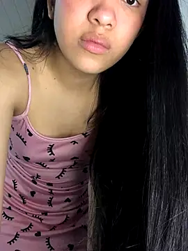 Snapshot of ashleyy20 chatting on 11/20/25, 11:37 ashleyy20 online show from 11/20/25, 11:37
