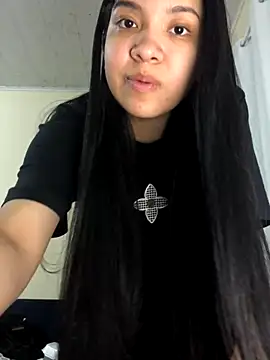 Snapshot of ashleyy20 chatting on 11/28/25, 10:56 ashleyy20 online show from 11/28/25, 10:56