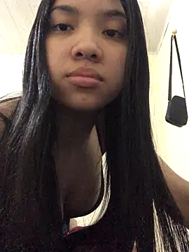 Snapshot of ashleyy20 chatting on 12/03/25, 06:17 ashleyy20 online show from 12/03/25, 06:17