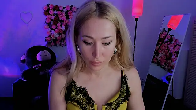 AstraMonroe online show from 04/21/26, 10:32