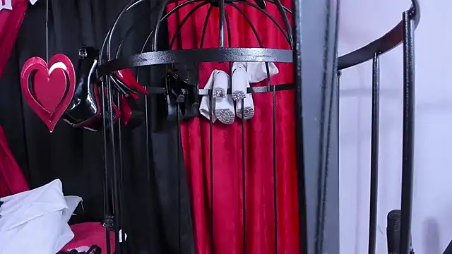 LiliThara online show from 02/14/26, 06:43