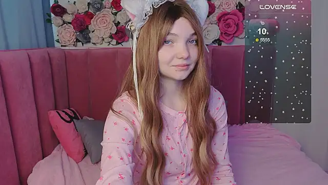 AnimeAlica18 online show from 10/30/25, 02:35