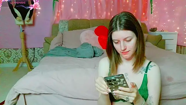 Marinaxmonroe online show from 05/24/26, 08:03
