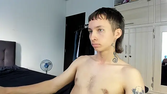 Snapshot of spacehumanz chatting on 01/14/26, 02:01 spacehumanz online show from 01/14/26, 02:01