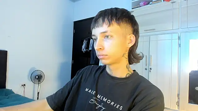 Snapshot of spacehumanz chatting on 02/12/26, 06:03 spacehumanz online show from 02/12/26, 06:03