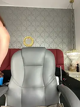 Katie shuangs online show from 04/24/26, 11:51