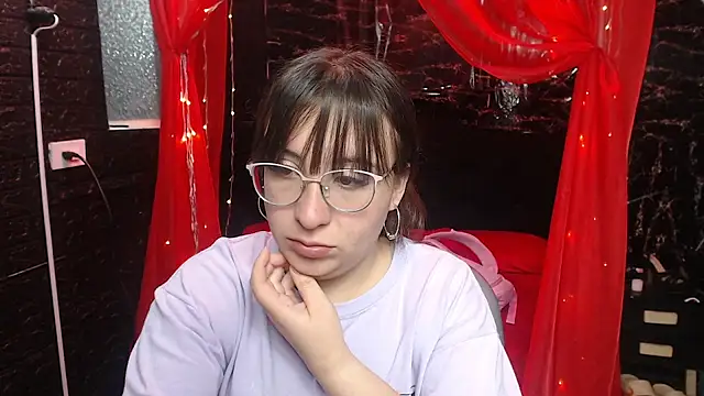 Snapshot of mia_778 chatting on 09/13/25, 01:33 mia 778 online show from 09/13/25, 01:33