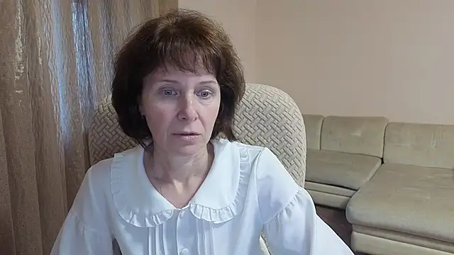 Snapshot of Lia_Tito chatting on 10/06/25, 02:14 Lia Tito online show from 10/06/25, 02:14
