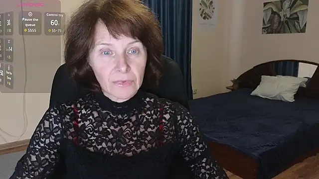 Snapshot of Lia_Tito chatting on 10/15/25, 05:29 Lia Tito online show from 10/15/25, 05:29