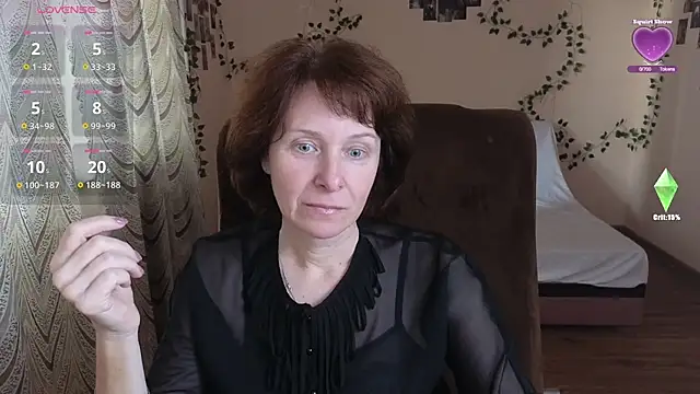 Snapshot of Lia_Tito chatting on 10/17/25, 06:05 Lia Tito online show from 10/17/25, 06:05