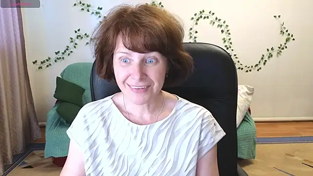 Snapshot of Lia_Tito chatting on 07/06/26, 03:03 Lia Tito online show from 07/06/26, 03:03