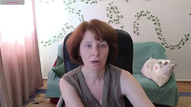 Snapshot of Lia_Tito chatting on 07/10/26, 06:17 Lia Tito online show from 07/10/26, 06:17