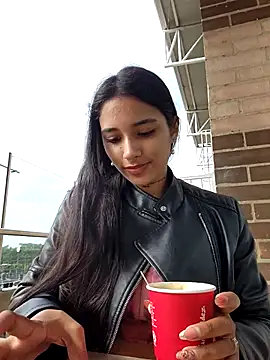 Lorena Mcfly online show from 10/03/25, 01:19