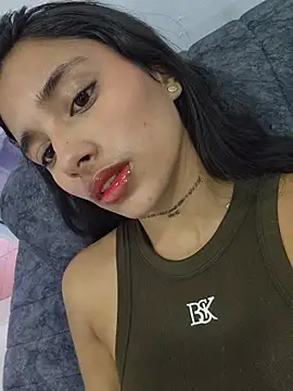 Lorena Mcfly online show from 04/18/26, 11:36