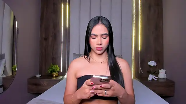 LucySalvatore  online show from 09/19/25, 11:55