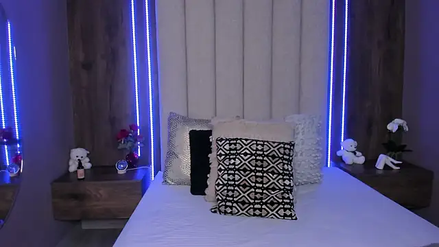 LucySalvatore  online show from 03/11/26, 04:02