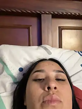 Snapshot of BELLAALEJA chatting on 07/28/26, 01:12 BELLAALEJA online show from 07/28/26, 01:12