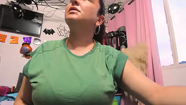 Snapshot of ASTRIDCHAT chatting on 10/28/25, 10:45 ASTRIDCHAT online show from 10/28/25, 10:45