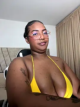 Naomisweett1 online show from 10/07/25, 11:13