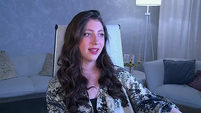 Snapshot of Mary_Miiller chatting on 06/11/26, 06:44 Mary Miiller online show from 06/11/26, 06:44
