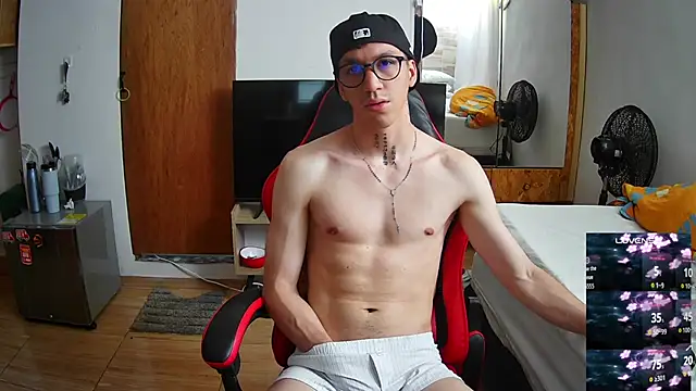 angelicious  online show from 11/22/25, 01:43