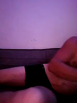 Snapshot of Makis09 chatting on 10/12/25, 05:34 Makis09 online show from 10/12/25, 05:34