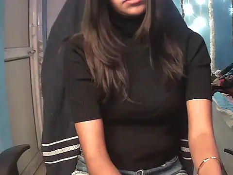 RENUKA RAJPUT online show from 11/12/25, 07:57