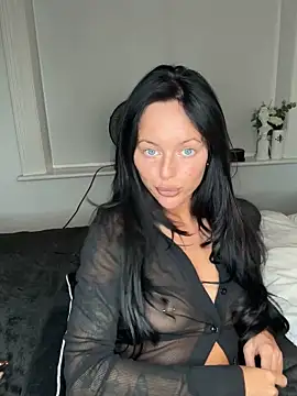 Snapshot of juicylucie chatting on 09/08/25, 09:03 juicylucie online show from 09/08/25, 09:03