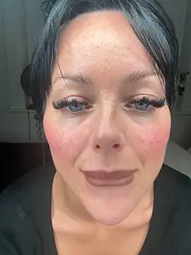 Snapshot of juicylucie chatting on 10/15/25, 10:10 juicylucie online show from 10/15/25, 10:10